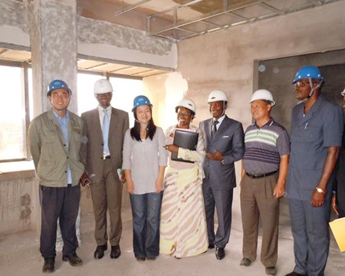 2012年元月-喀麦隆首都雅温得市容大厅碳纤维布加固工程